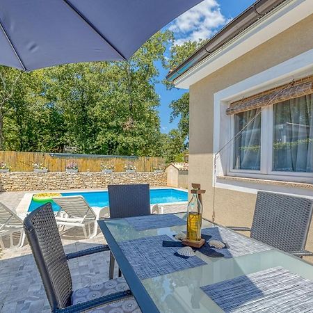 Holiday House Mir Канфанар Экстерьер фото