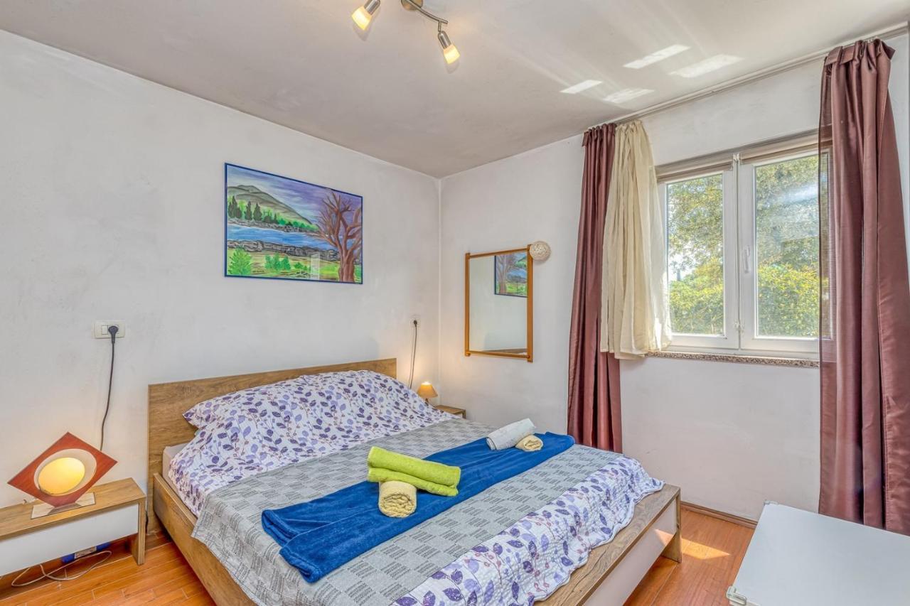 Holiday House Mir Канфанар Экстерьер фото