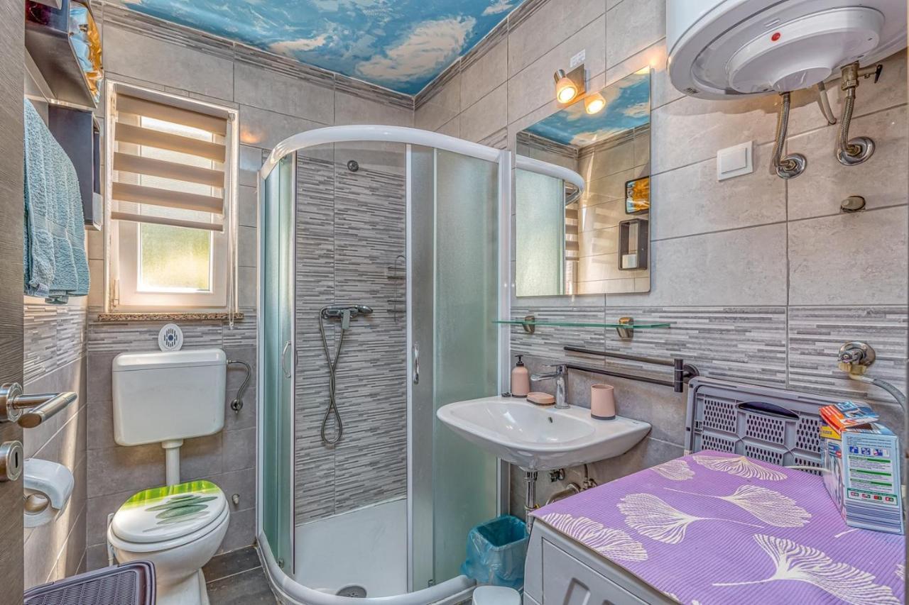 Holiday House Mir Канфанар Экстерьер фото
